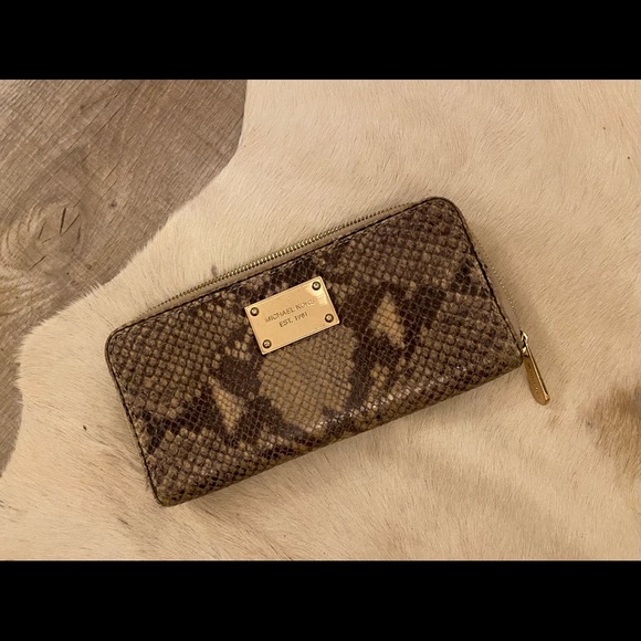 Michael Kors Python Skin Zip Wallet - Picture 2 of 11